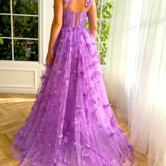 2 brand new tulle gowns - Picture 3 of 4